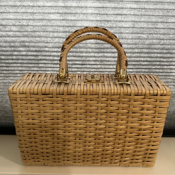 Woven Straw Handbag with Embroidered Pastel Flowers. Vtg. 1960s - Adorable - Picture 4 of 13